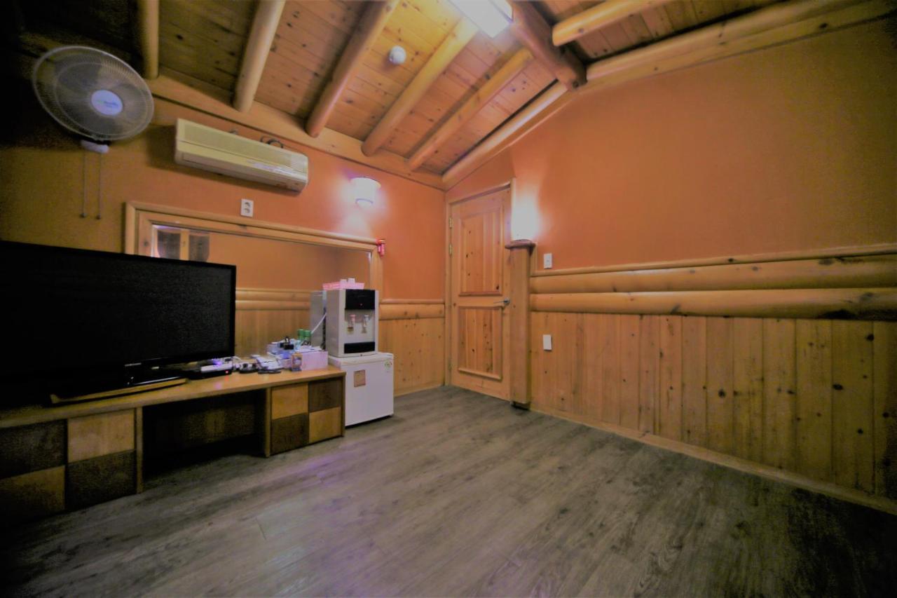 Pine Motel Boryeong Ngoại thất bức ảnh