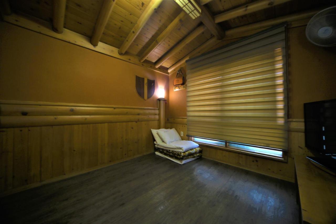 Pine Motel Boryeong Ngoại thất bức ảnh