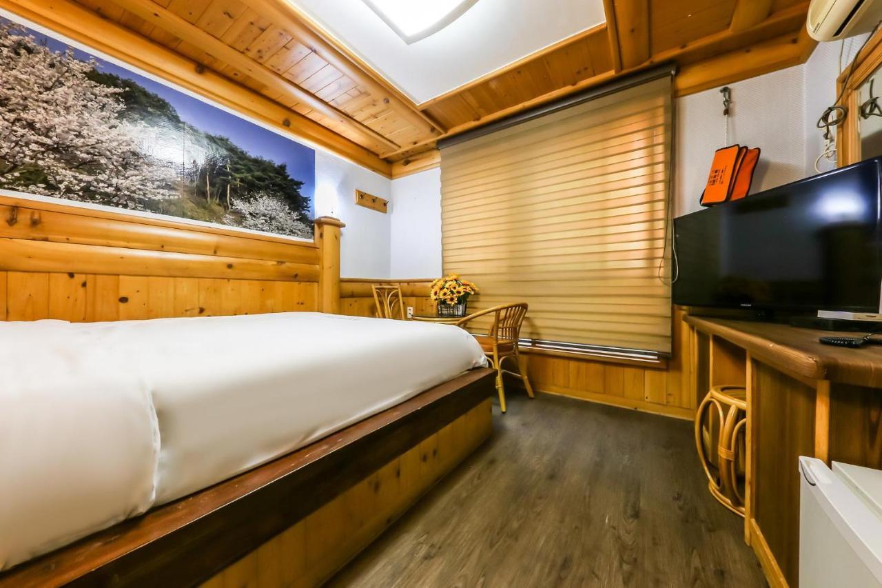 Pine Motel Boryeong Ngoại thất bức ảnh