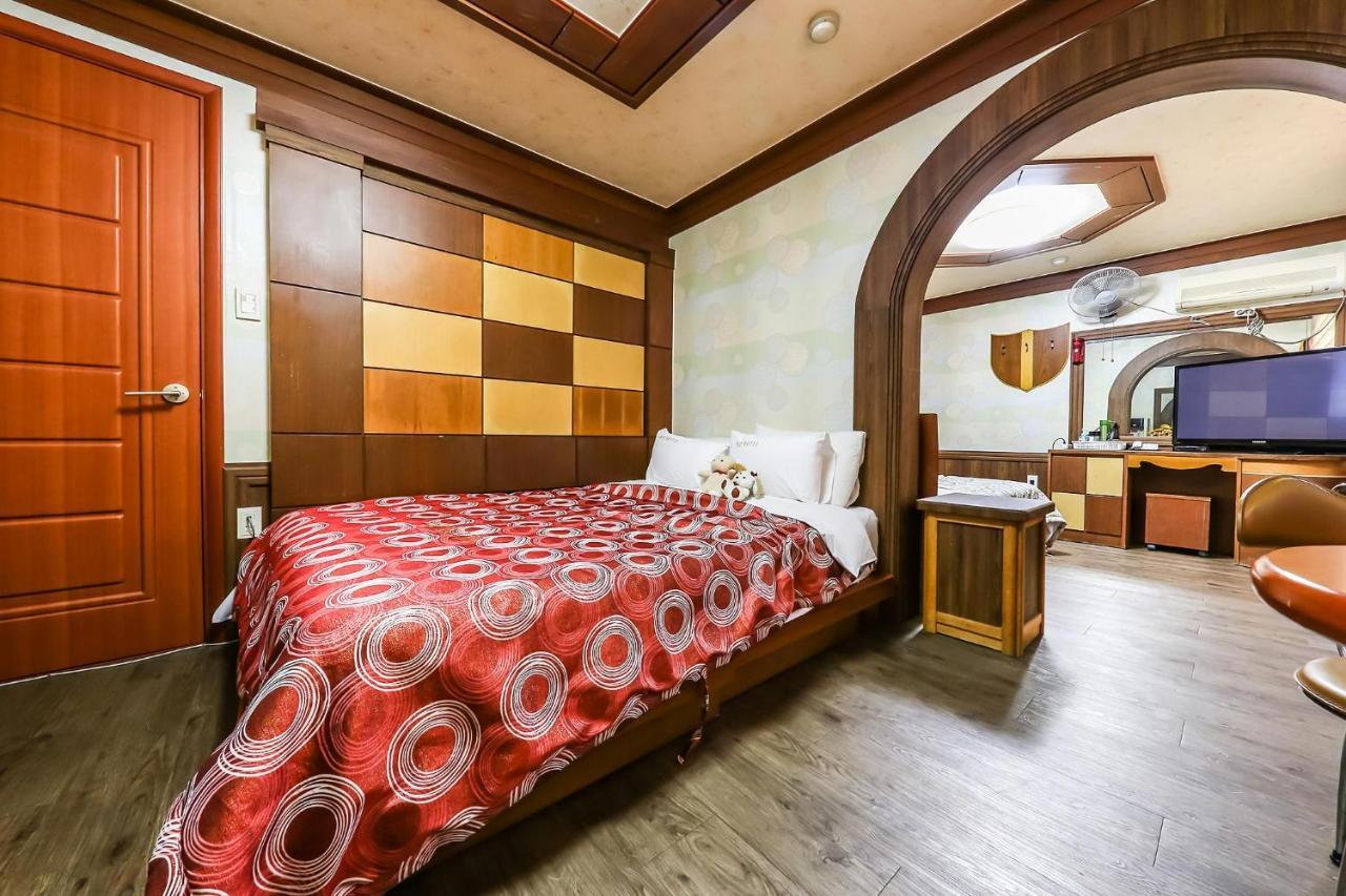 Pine Motel Boryeong Ngoại thất bức ảnh